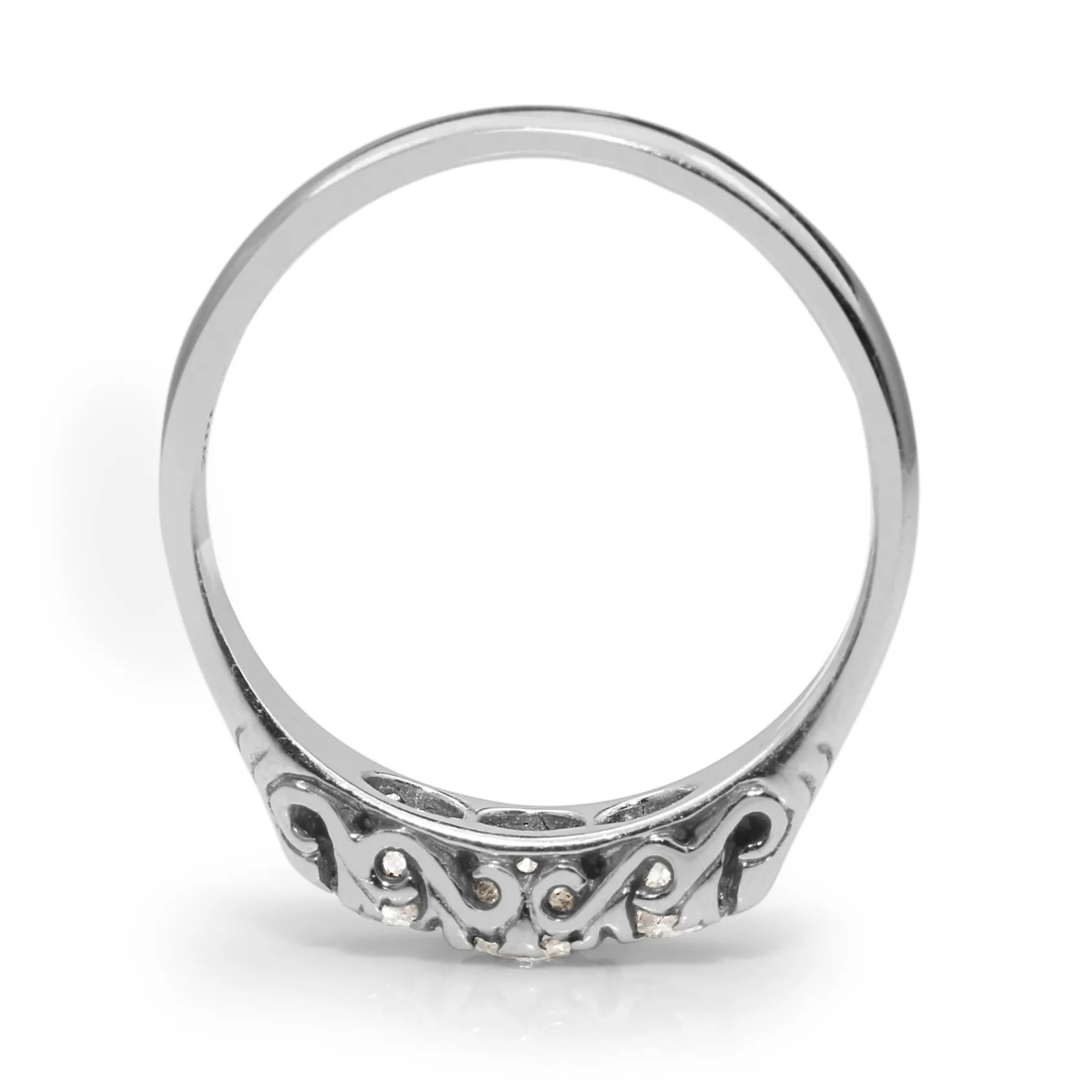 18ct White Gold Vintage Style 3 Stone Diamond Ring