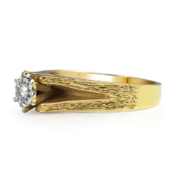 18ct Yellow and White Gold Illusion Set Diamond Solitaire Ring