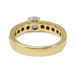 18ct Yellow and White Gold Diamond Solitiare Ring