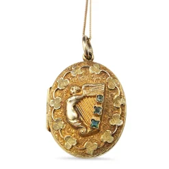 15ct Yellow Gold Antique Emerald Locket with Engraved Clover Detail