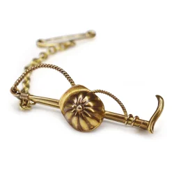 15ct Yellow Gold Antique Jockey Whip and Hat Brooch
