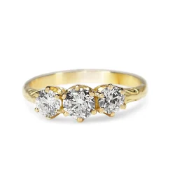18ct Yellow Gold Antique Style 3 Stone Diamond Ring