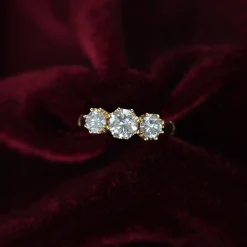 18ct Yellow Gold Antique Style 3 Stone Diamond Ring