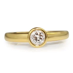 18ct Yellow Gold Bezel Diamond Ring
