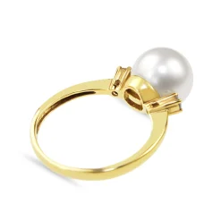 18ct Yellow Gold Cultured Pearl and Diamond 3 Stone Ring