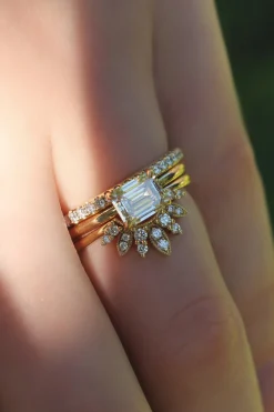 18ct Yellow Gold Curved 'Tiara' Style Diamond Band