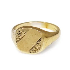 9ct Yellow Gold Cushion Shaped Engraved Vintage Ring