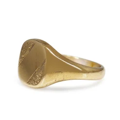 9ct Yellow Gold Cushion Shaped Engraved Vintage Ring