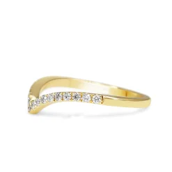 18ct Yellow Gold Diamond 'V' Shaped Band Rind