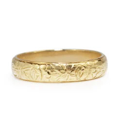 9ct Yellow Gold Engraved Band