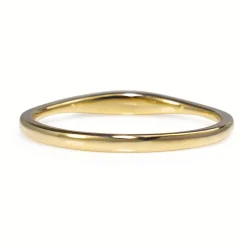 18ct Yellow Gold Fine Tapered Diamond Band Ring