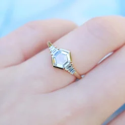 18ct Yellow Gold Hexagonal Step / Portrait Cut Diamond Ring