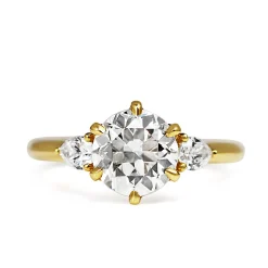 18ct Yellow Gold Old Cut Diamond and Pear Shape 3 Stone Ring