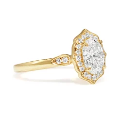 18ct Yellow Gold Oval Vintage Style Halo Ring