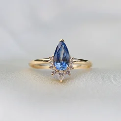18ct Yellow Gold Pear Sapphire Tiara Style Ring