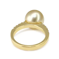 18ct Yellow Gold South Sea 10.5mm Pearl and Diamond Ring