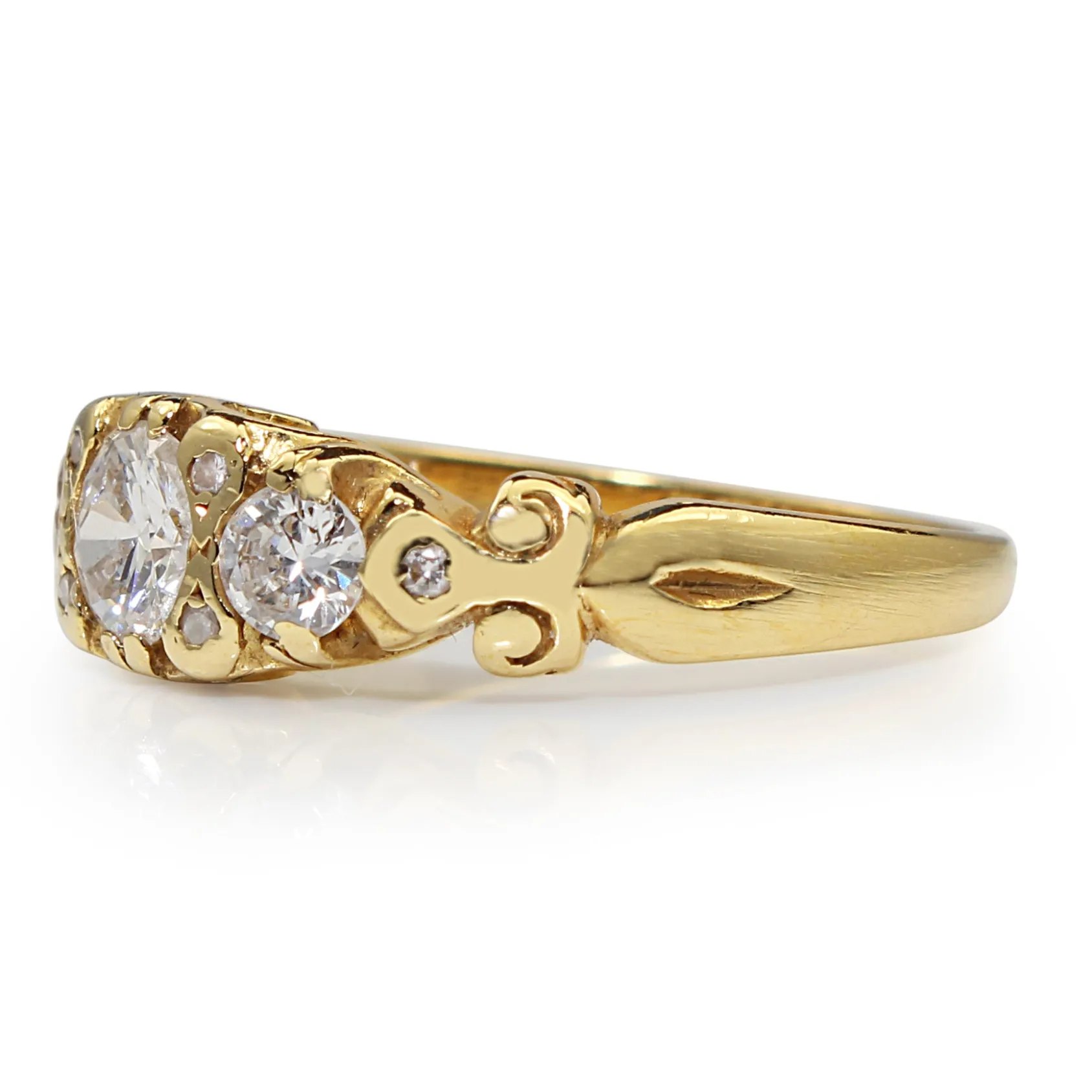 18ct Yellow Gold Vintage 3 Stone Diamond Ring