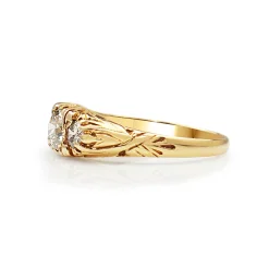 18ct Yellow Gold Vintage 3 Stone Diamond Ring