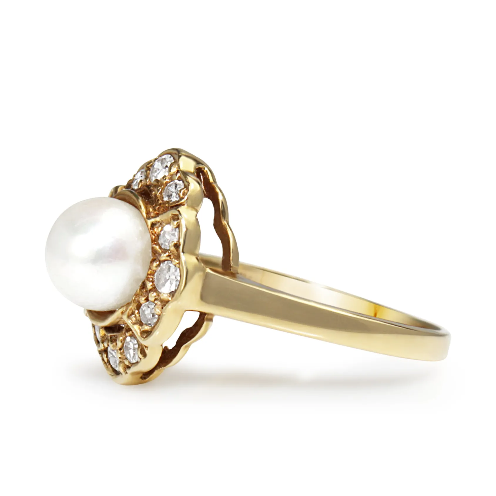 14ct Yellow Gold Vintage Cultured Pearl and Diamond Halo Ring