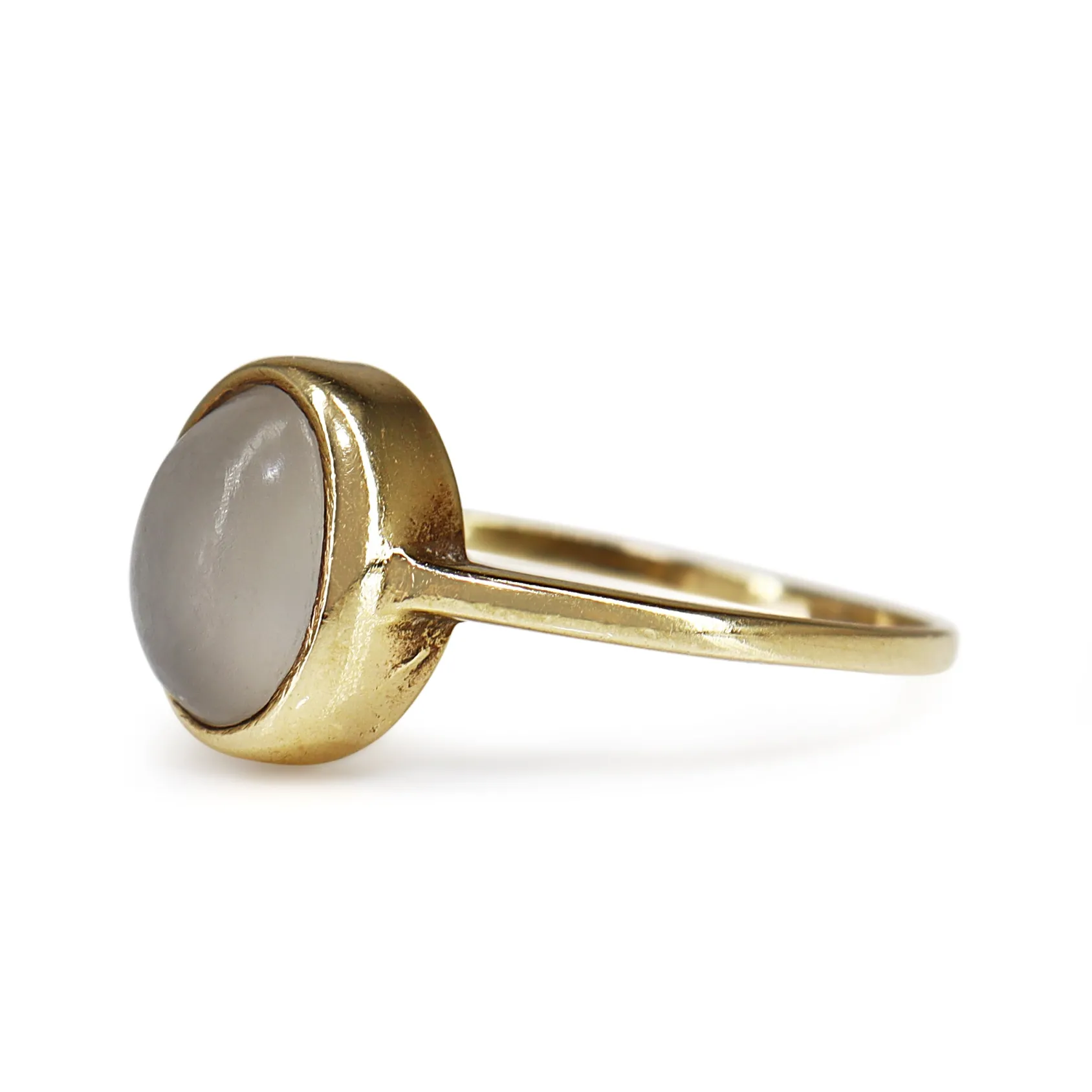 9ct Yellow Gold Vintage Moonstone Ring