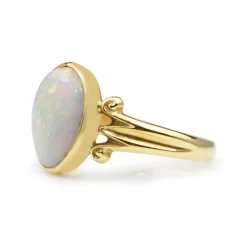 18ct Yellow Gold Vintage Opal Ring