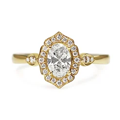 18ct Yellow Gold Vintage Style Oval Halo Ring