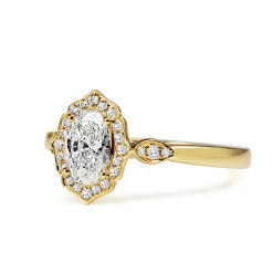 18ct Yellow Gold Vintage Style Oval Halo Ring