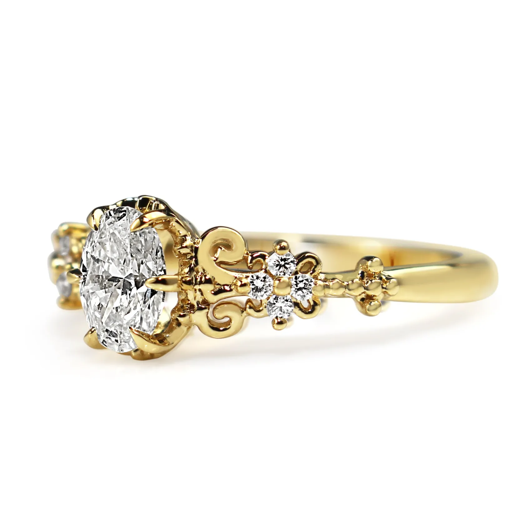 18ct Yellow Gold Vintage Style Oval Diamond Solitaire Ring