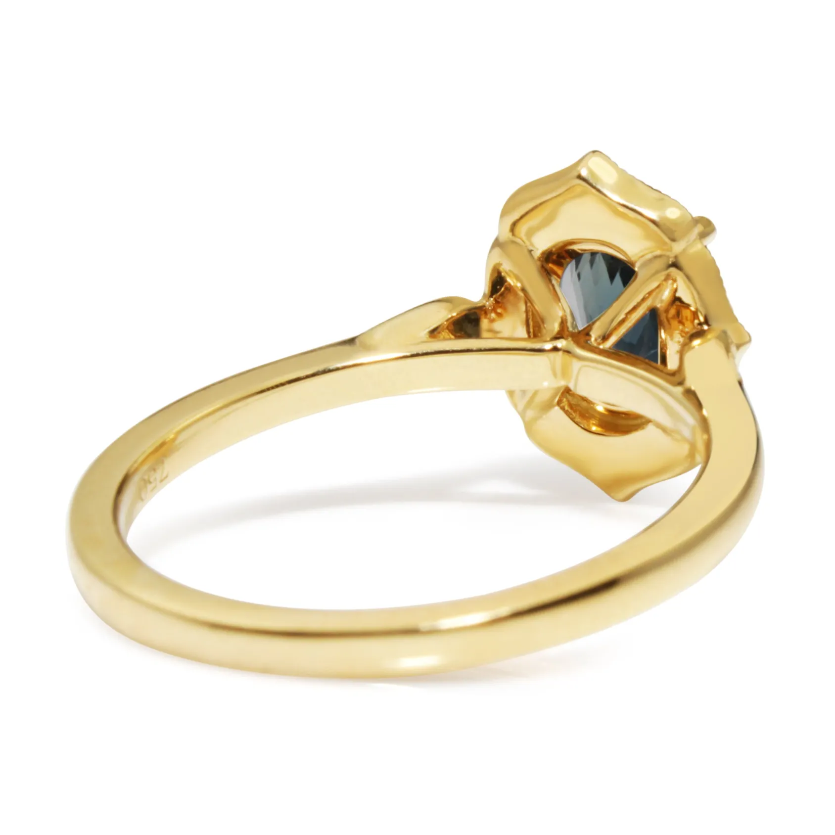 18ct Yellow Gold Vintage Style Sapphire and Diamond Halo Ring