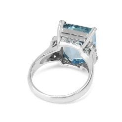 Platinum Aquamarine and Diamond Vintage Ring