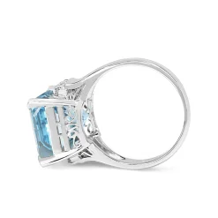 Platinum Aquamarine and Diamond Vintage Ring