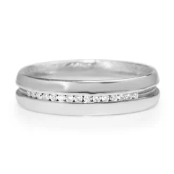Platinum Vintage Diamond and Millgrain Band